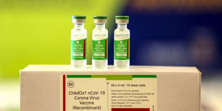 Nova remessa de 649 mil vacinas contra a Covid-19 chega a partir desta terça ao Paraná