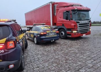 PRF prende contrabandistas que furaram bloqueio policial