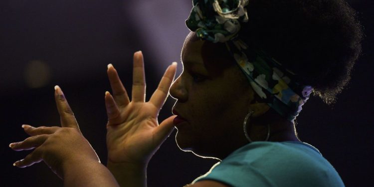 Presidente sanciona lei sobre educação bilíngue de surdos