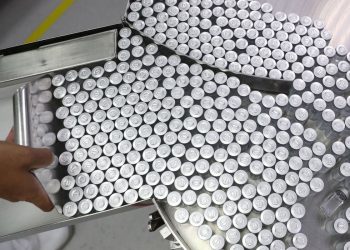 CoronaVac eleva resposta em pacientes imunossuprimidos, mostra estudo