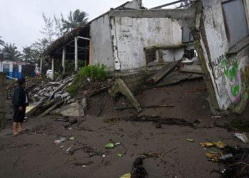 Ao menos 7 morrem após passagem de furacão no México