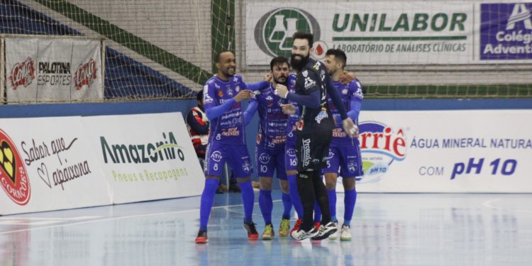 Foz Cataratas Futsal conquista ponto importante em Cascavel