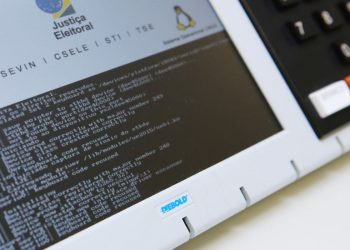 Ex-presidentes do TSE divulgam nota em defesa do processo eleitoral