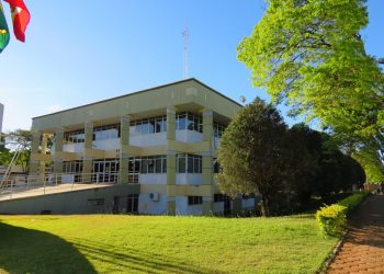 Justiça manda bloquear R$ 750 mil em bens de ex-prefeito de Matelândia e mais três réus