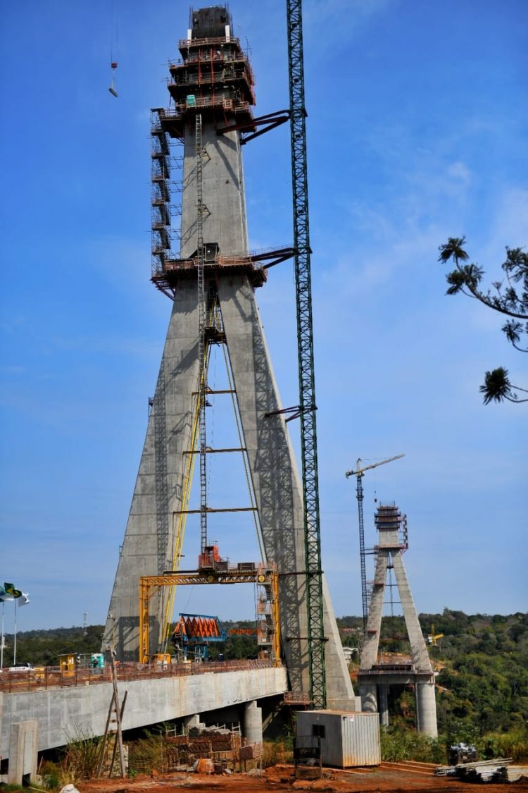 Iniciada a colocação dos cabos de aço da Ponte Internacional da Integração