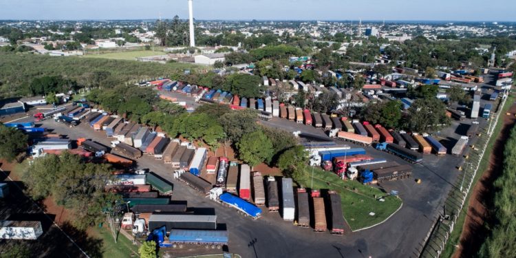 Logística puxa retomada econômica de Foz do Iguaçu