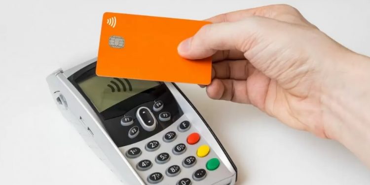 Procon PR alerta para o risco de golpes em cartões com pagamento por aproximação