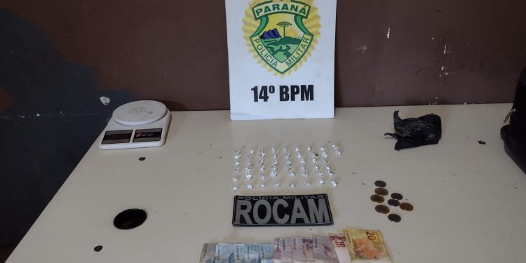 Mulher é presa na Favela do Monsenhor com cerca de 50 pedras de crack