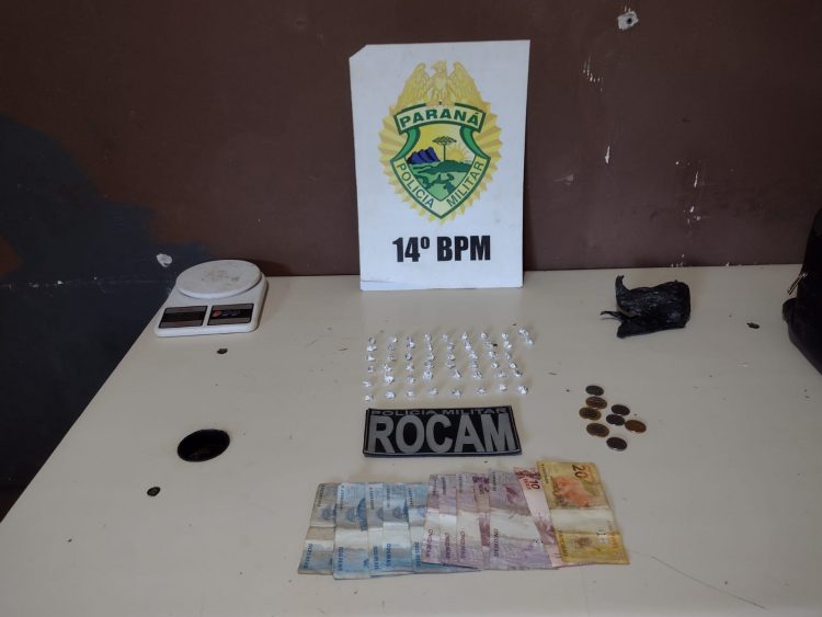 Mulher é presa na Favela do Monsenhor com cerca de 50 pedras de crack