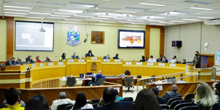 Modelo de concessão do Mercado Público é apresentado para a comunidade em Audiência Pública
