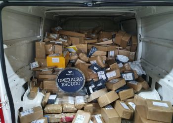 Receita Federal retêm 480 remessas postais suspeitas de descaminho em Foz do Iguaçu