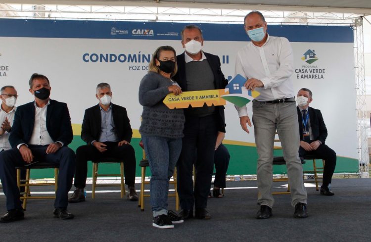 Novos moradores dos Boicy I e II comemoram a conquista da casa própria