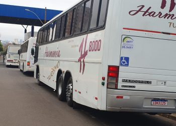 Receita Federal apreende três ônibus com contrabando e descaminho em Santa Terezinha