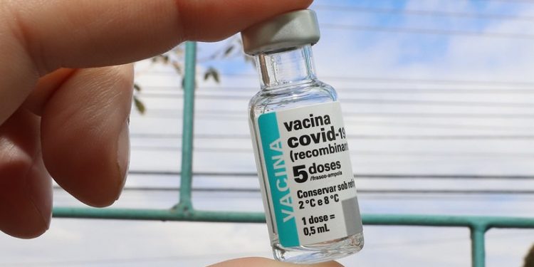 Foz amplia vacinação para faixa etária com 20 anos ou mais