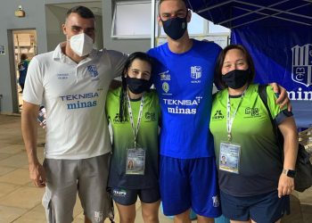 Nadadora de Foz compete em torneio junto com medalhistas olímpicos