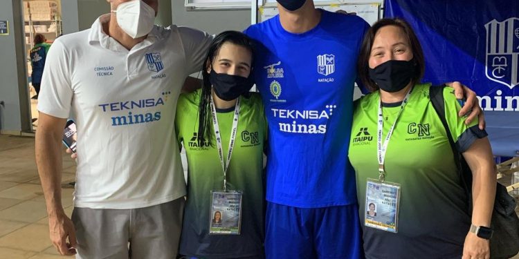 Nadadora de Foz compete em torneio junto com medalhistas olímpicos