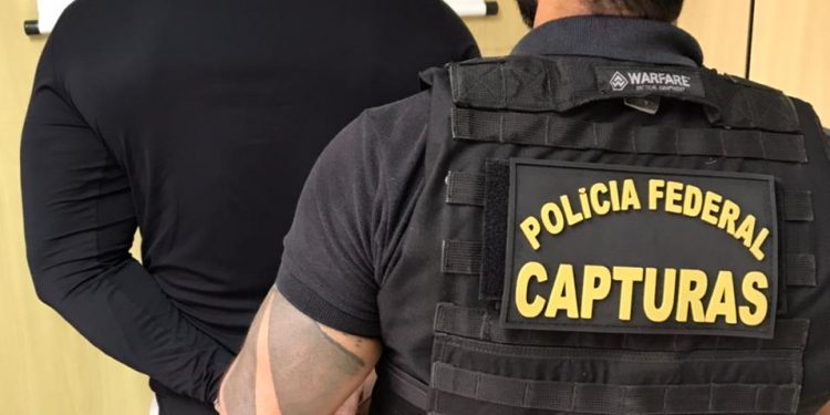 Polícia Federal prende argentino foragido da Justiça