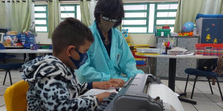 Secretaria da Educação oferta atendimento especializado a pessoas com deficiência visual