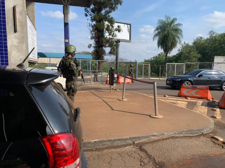Exército faz operação em Foz do Iguaçu para repreender crimes de fronteira