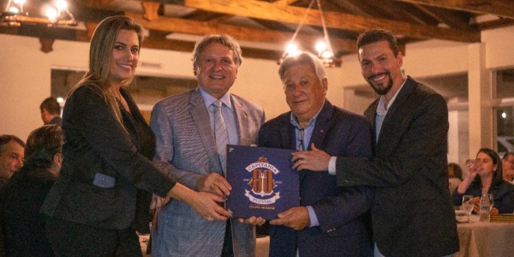 Livro conta a história de 80 anos da Capitania Fluvial do Rio Paraná