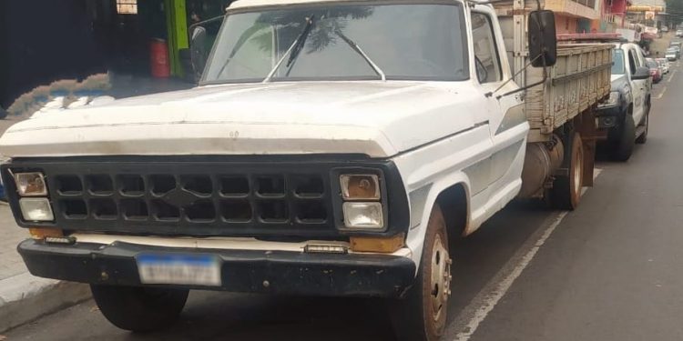 Caminhão furtado é recuperado pela Polícia Civil