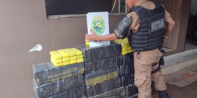 Menor é apreendido com mais de 300kg de maconha na Favela do Monsenhor