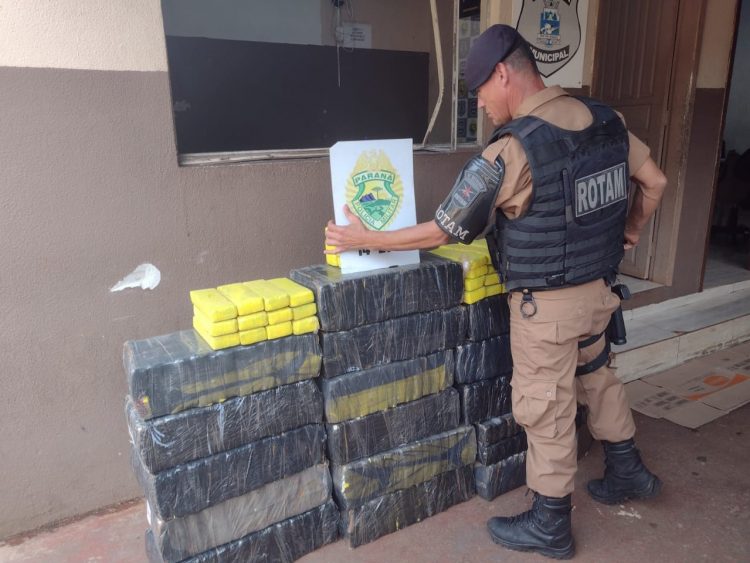 Menor é apreendido com mais de 300kg de maconha na Favela do Monsenhor