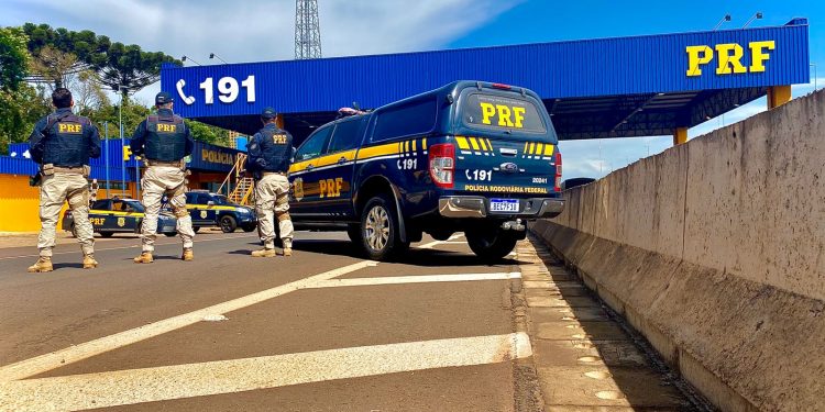 PRF impulsiona série de operações de segurança viária em Foz do Iguaçu