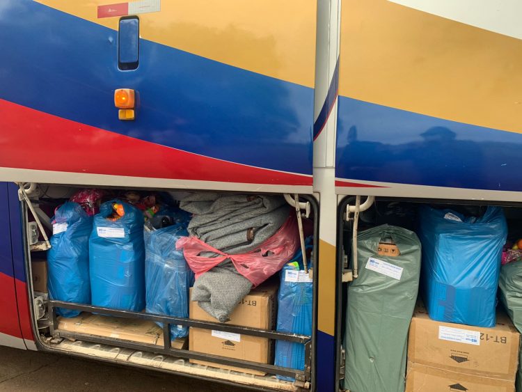 Três ônibus de turismo são retidos com mercadorias descaminhadas