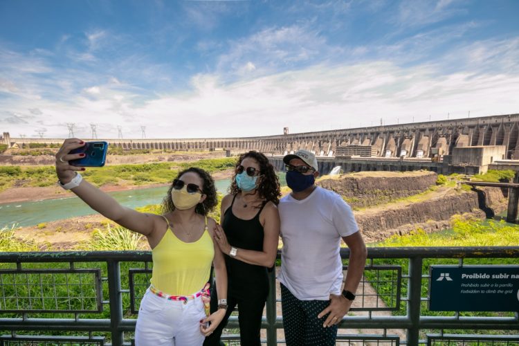 Embalado pela campanha “Vem pra Foz”, turismo da Itaipu segue tendência de crescimento em 2021