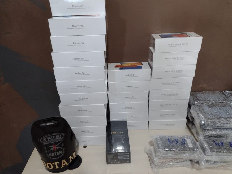 Polícia Militar apreende eletrônicos e arma de fogo na Vila Portes