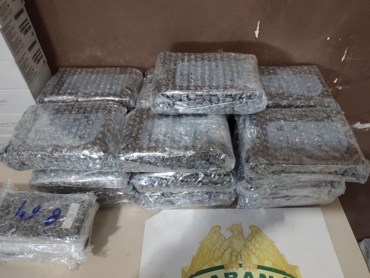 Polícia Militar apreende eletrônicos e arma de fogo na Vila Portes