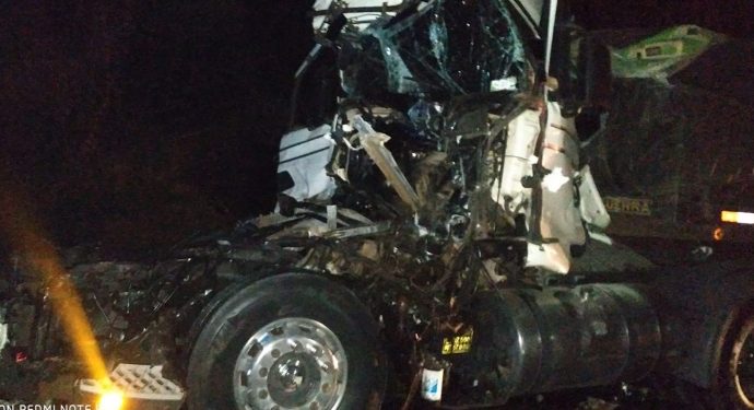 Acidente envolvendo vários veículos tem morte e muitos feridos na BR-277