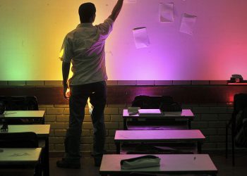 Encceja: Inep disponibiliza apostilas para estudo