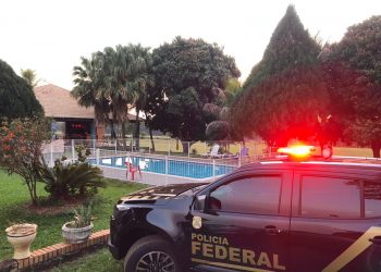 PF suspeita que empresa de transporte era utilizada para tráfico de drogas e armas em Foz do Iguaçu