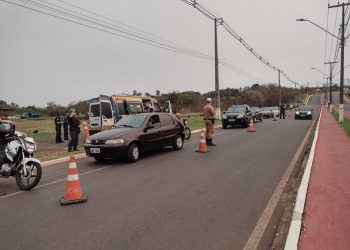 Homem com mandado por tráfico é preso em blitz em Foz do Iguaçu