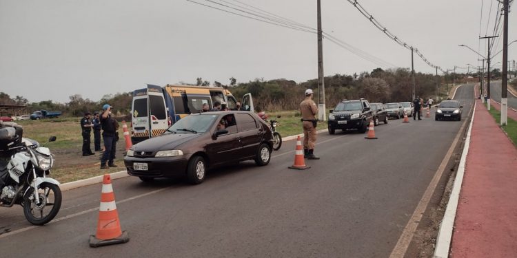 Homem com mandado por tráfico é preso em blitz em Foz do Iguaçu