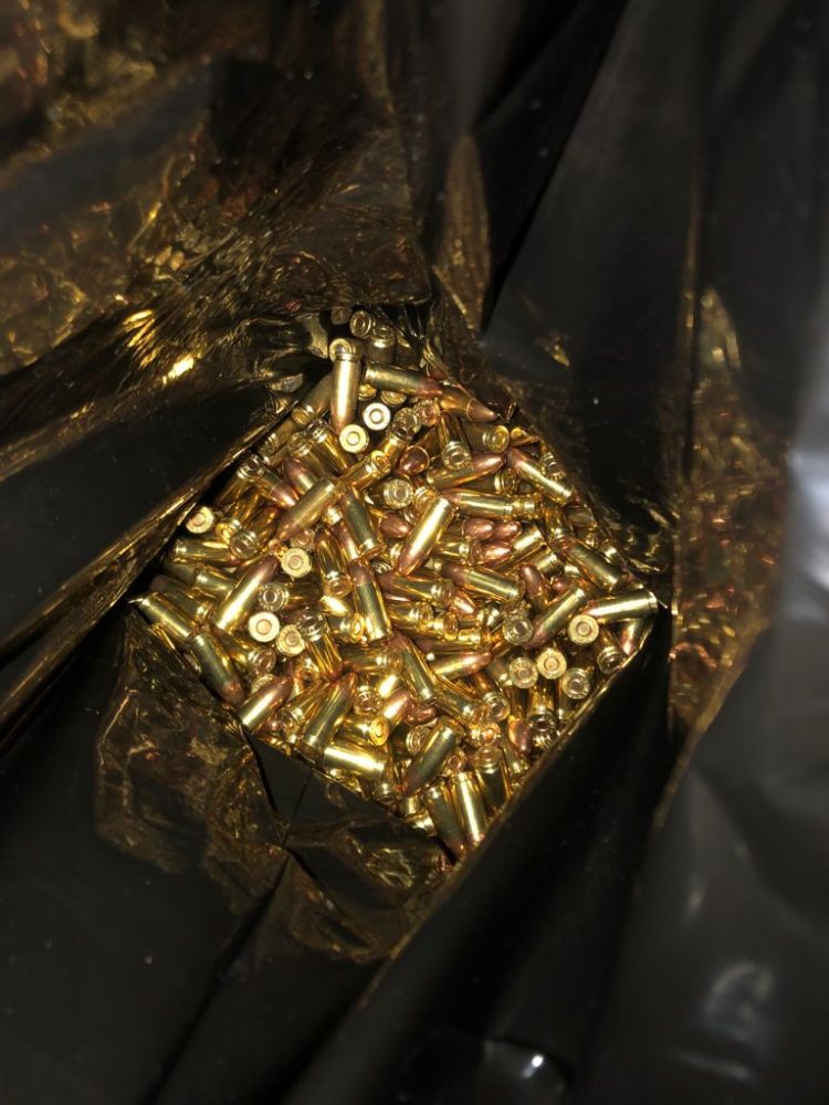 PF suspeita que empresa de transporte era utilizada para tráfico de drogas e armas em Foz do Iguaçu