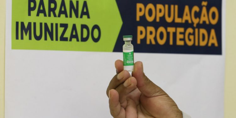 Mais de 10 milhões de doses da vacina contra a Covid são aplicadas no Paraná