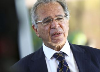 Ministro Paulo Guedes nega que Brasil esteja perdendo controle da economia