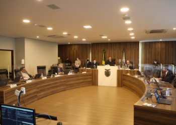 Comissão da Alep aprova projeto sobre ‘xepa’ da vacina contra a Covid-19