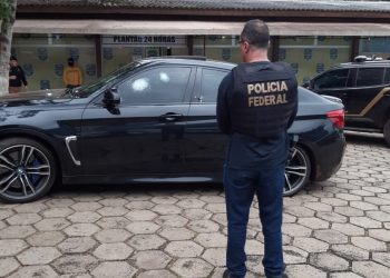 Homem em veículo blindado envolvido em perseguição diz que fugiu porque recebia ameaças