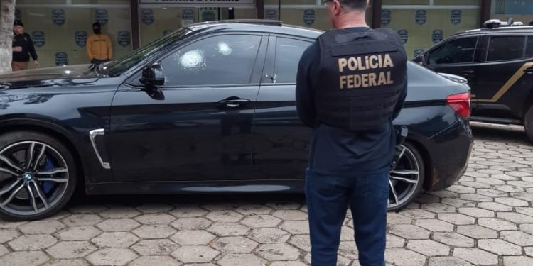 Homem em veículo blindado envolvido em perseguição diz que fugiu porque recebia ameaças