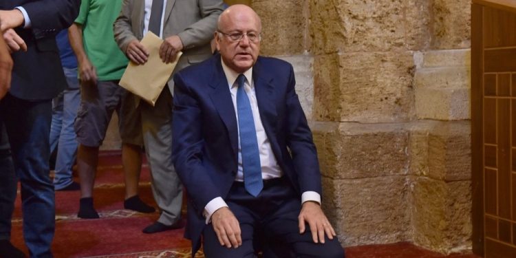 Líbano forma novo governo com um ano de atraso