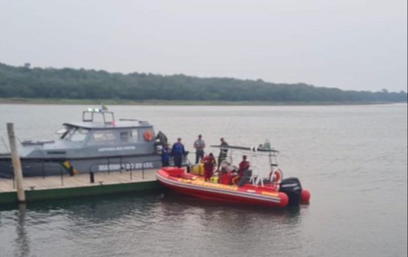 Blindado Guarani afunda durante treinamento no Lago de Itaipu