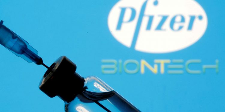 Pfizer lança testes para vacina contra a gripe com RNA mensageiro