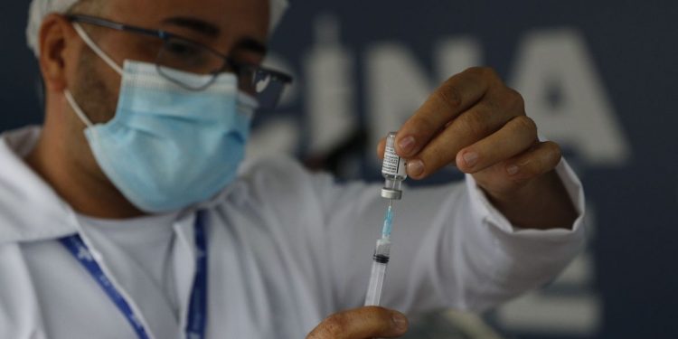 Brasil: 70 milhões já receberam duas doses ou dose única da vacina