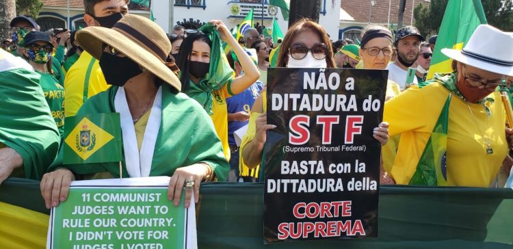 Manifestantes pró-governo vão às ruas em Foz contra o STF e por voto impresso