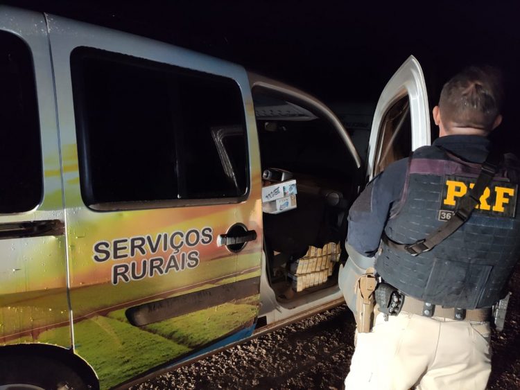 PRF apreende cigarros em veículo que se passava como prestador de serviços rurais