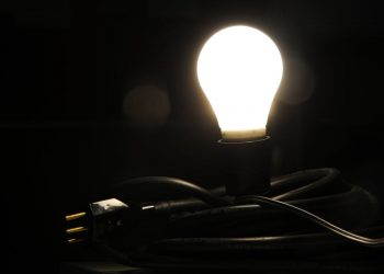 Aneel cria nova bandeira tarifária, e conta de luz fica mais cara a partir desta quarta, 1°